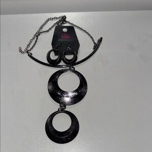 Paparazzi Black Circular Necklace Set